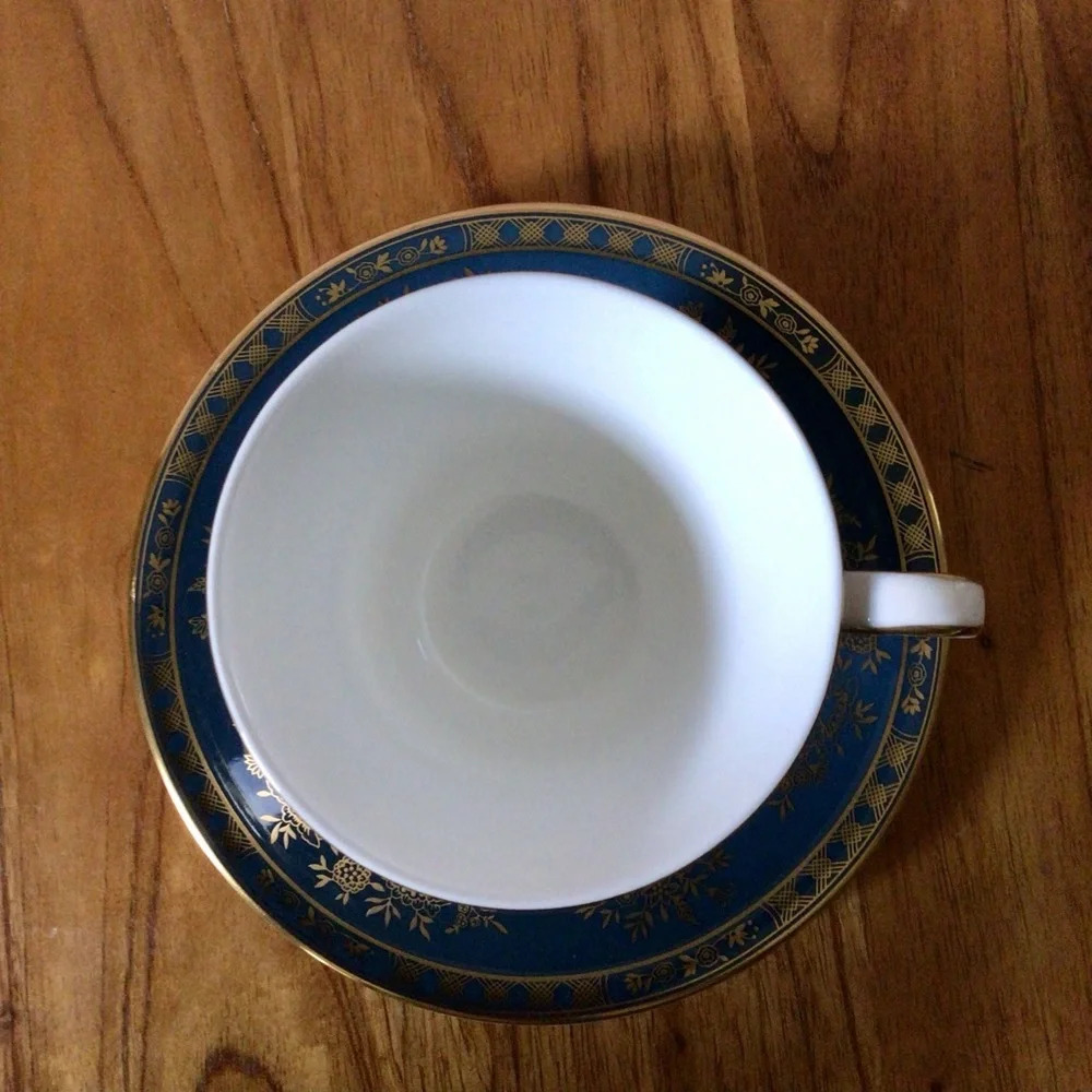 Vintage Royal Doulton Earlswood H. 5053 Cup and Saucer Set - 1978 - Picture 3 of 8